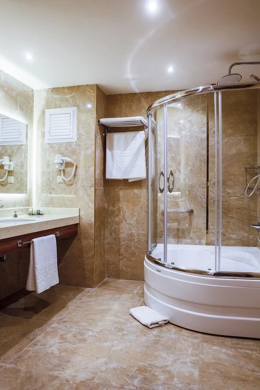 Royal Hotel Inegol Room photo