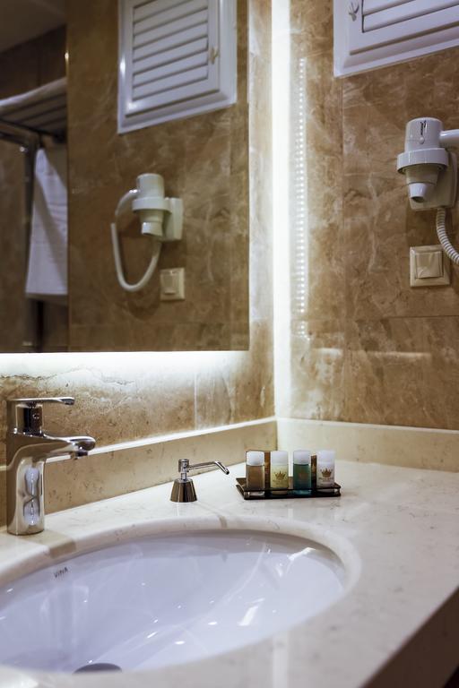 Royal Hotel Inegol Room photo